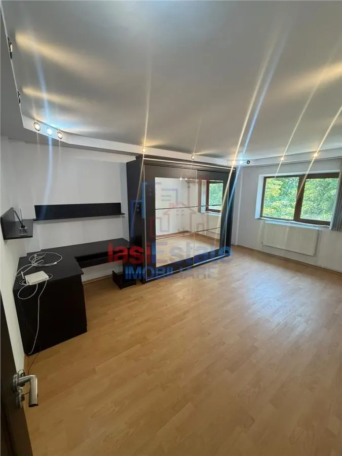 Rond Vechi - Nicolina: Appartement 2 Pièces avec Distribution Séparée - foto 3