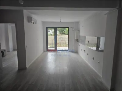 Apartment with 2 bedrooms for sale 51 sqm in Valea Lupului - foto 2
