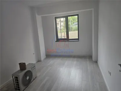 Apartment with 2 bedrooms for sale 51 sqm in Valea Lupului - foto 8