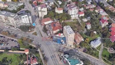 Centre Tg. Cucu – Terrain 880 m² avec Constructions 347 m² - Iasi