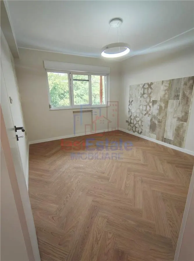 Ocazie - Copou - Parc - Apartament 4 camere cu garaj si boxa - foto 17