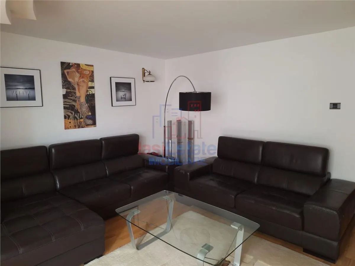 Apartamento de 3 Dormitorios Targu Cucu – Tribunal - foto 1