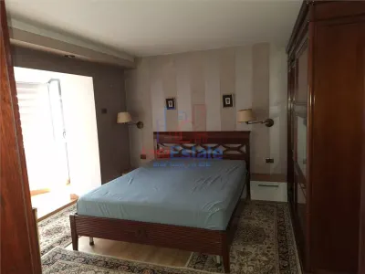 Apartamento de 3 Dormitorios Targu Cucu – Tribunal - foto 2