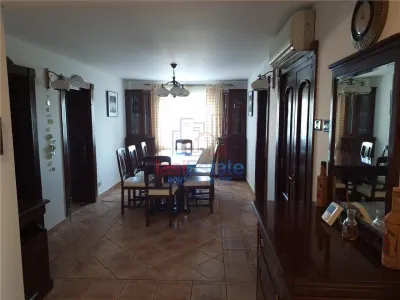 Apartamento de 3 Dormitorios Targu Cucu – Tribunal - foto 20