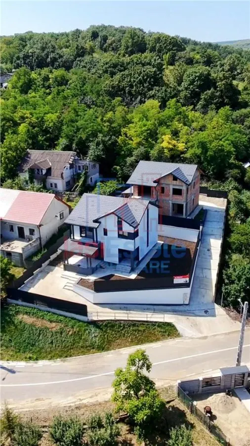 Detached House for Sale with Stunning Views in Tomești - foto 20