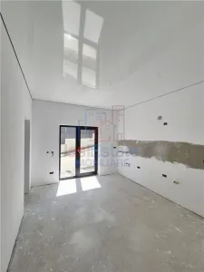 Detached House for Sale with Stunning Views in Tomești - foto 8