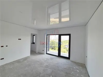 Detached House for Sale with Stunning Views in Tomești - foto 9