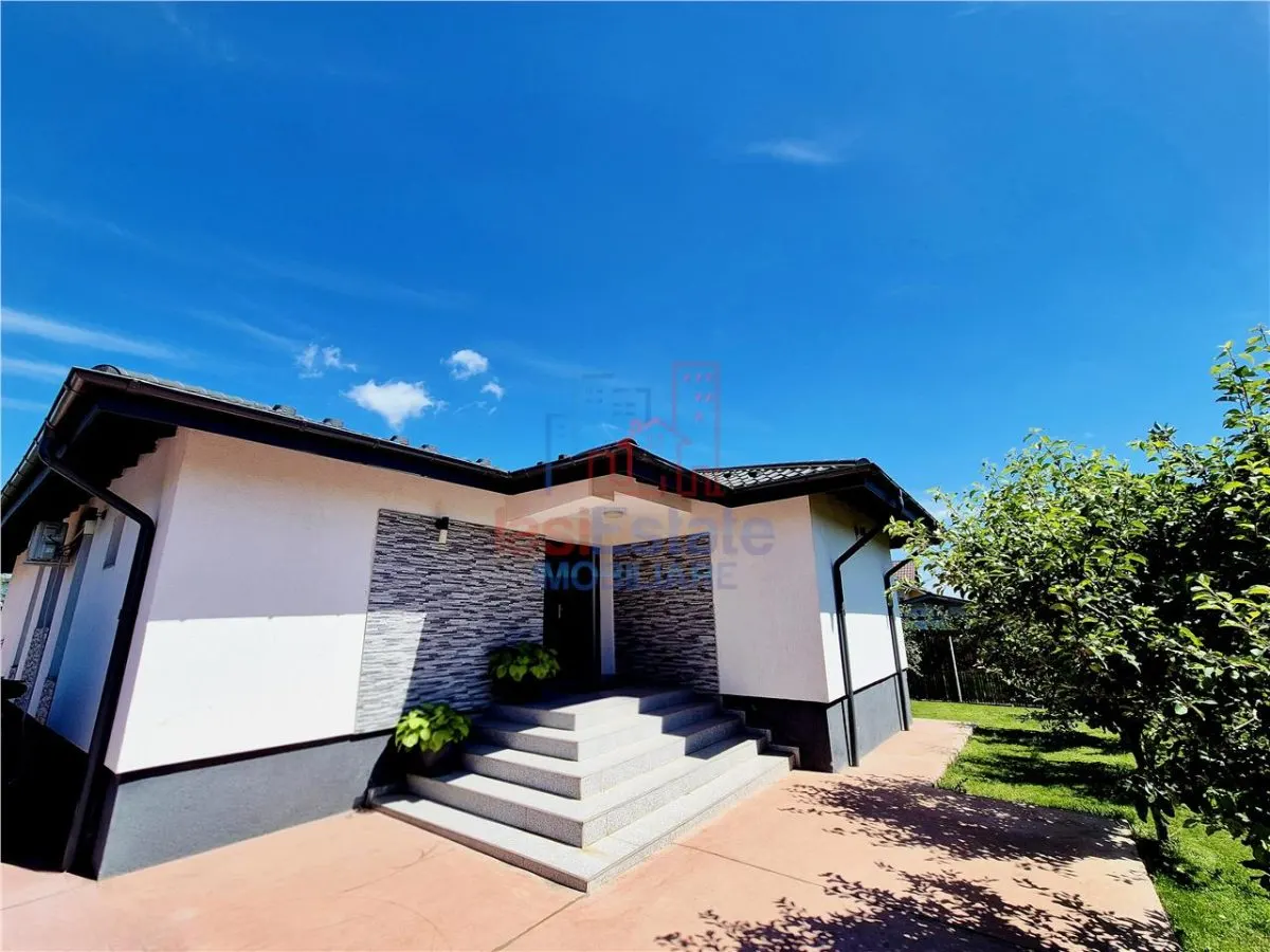 Maison Individuelle à Vendre à Aroneanu - foto 1