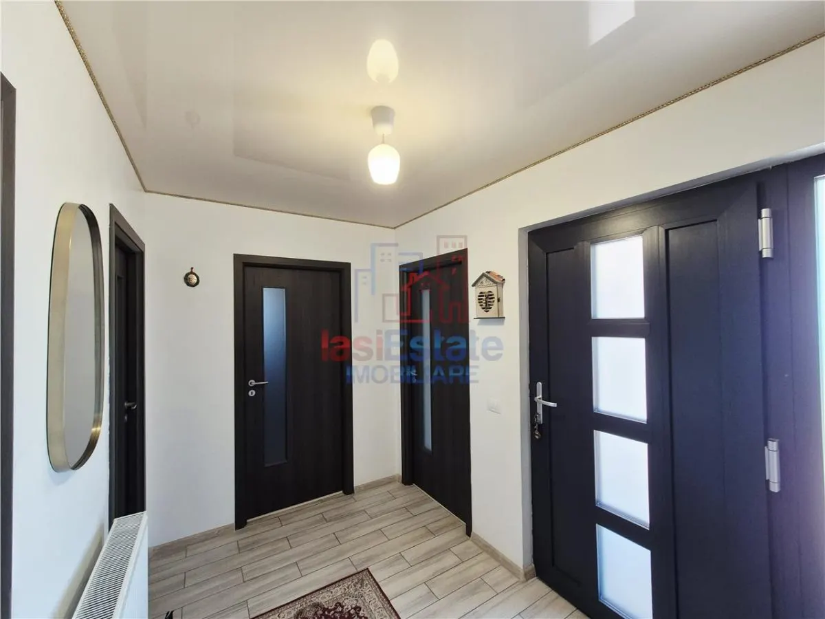 Maison Individuelle à Vendre à Aroneanu - foto 12