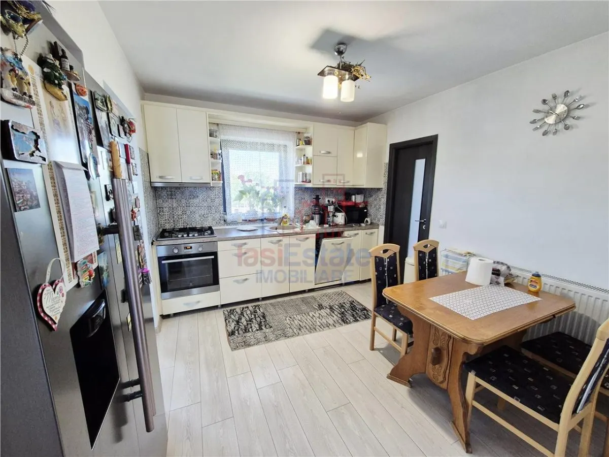 Maison Individuelle à Vendre à Aroneanu - foto 9