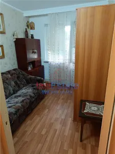 شقة بثلاث غرف للبيع في زيمبرو – فرصة تجديد - Iasi