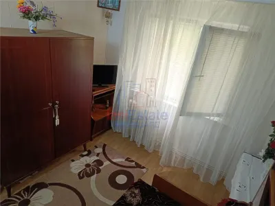 Appartement 3 Pièces à Vendre à Zimbru – Opportunité de Rénovation - foto 2