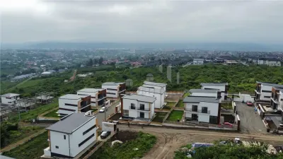 米罗斯拉瓦 – 瓦莱亚阿丹卡住宅用地 - Miroslava