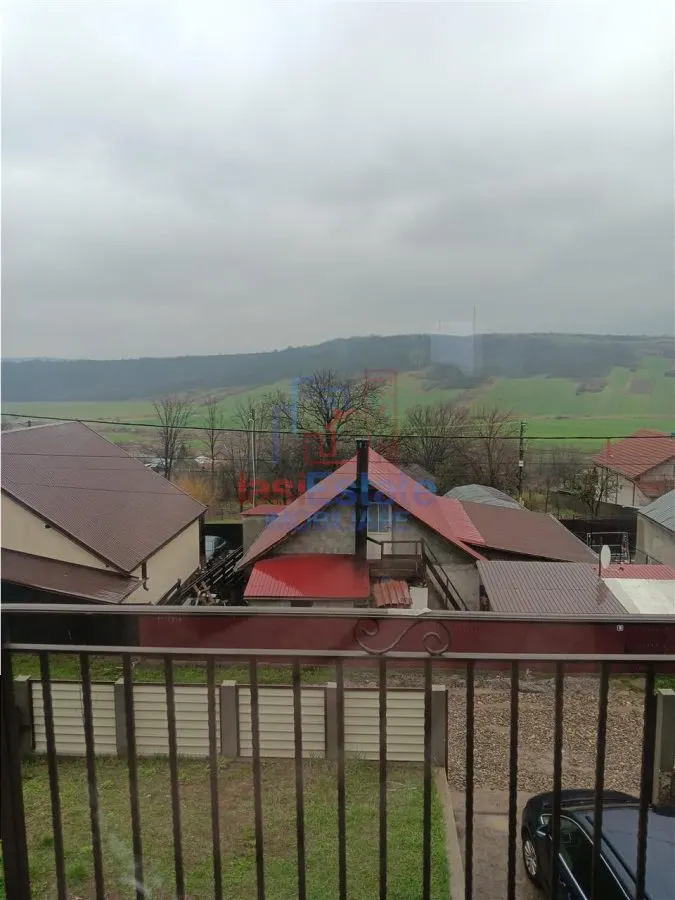 Villa au Prix d'un Appartement, Dumbrava – RdC + Étage, 120m², Terrain 300m² - foto 13