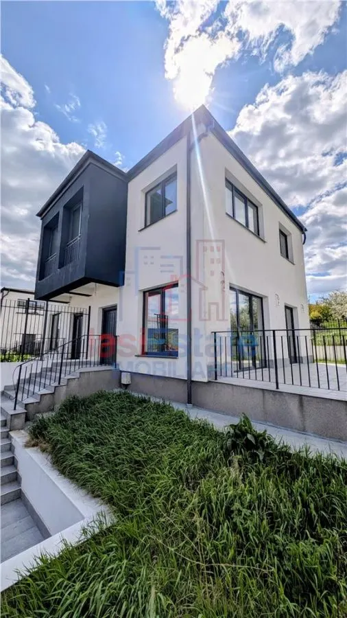 Villa Moderna en Bucium al Precio de Apartamento - foto 1