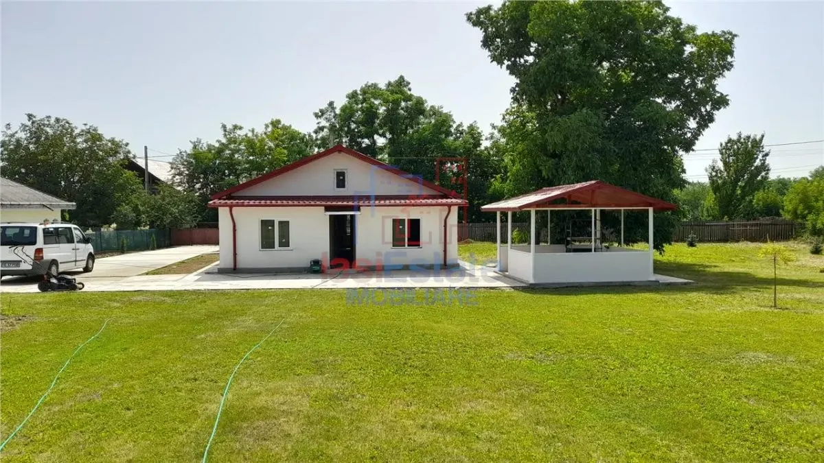Country House in Bivolari | 2,500 sqm Land | 50 km from Iași - foto 1