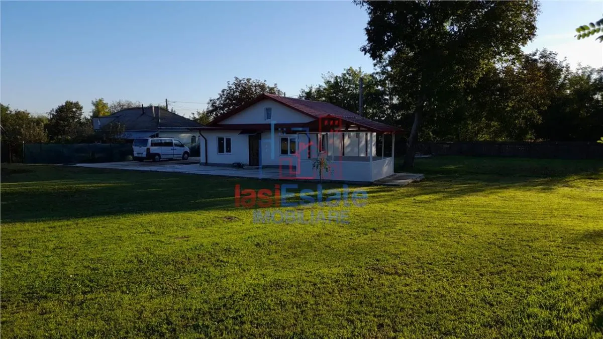 Country House in Bivolari | 2,500 sqm Land | 50 km from Iași - foto 2