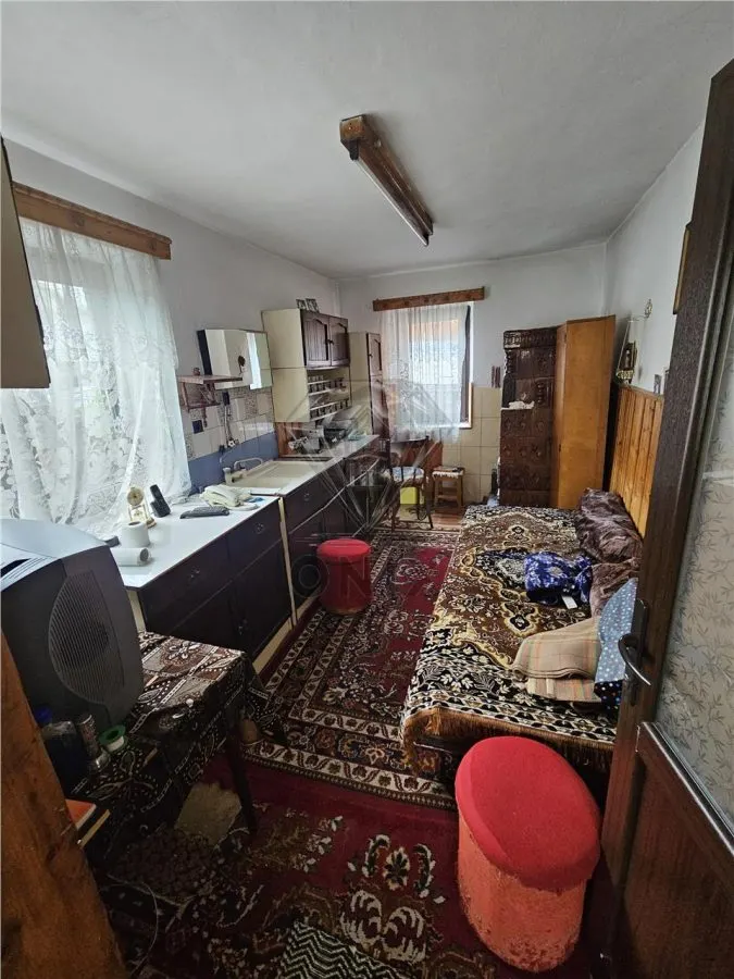 Espaciosa Casa de 6 Dormitorios en Venta, Maneciu-Ungureni, Prahova – Terreno 551 m² - foto 8