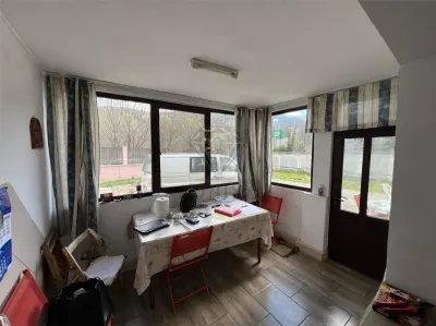 Maison 5 Chambres Sinaia, P+1, Terrain 400 m², Double Façade Rue - foto 14