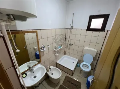 Maison 5 Chambres Sinaia, P+1, Terrain 400 m², Double Façade Rue - foto 6