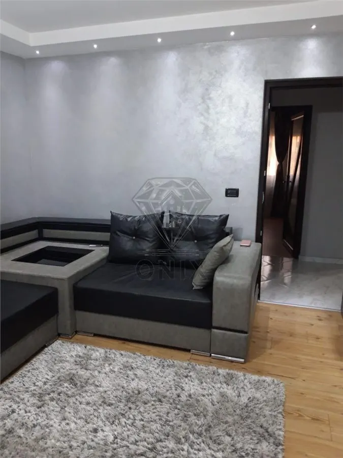 Apartamento 2 Dormitorios Reformado, Distribución Separada, 52 m², Zona Tranquila, Slanic Prahova - foto 3