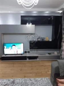 Apartamento 2 Dormitorios Reformado, Distribución Separada, 52 m², Zona Tranquila, Slanic Prahova - foto 4