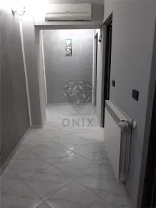 Apartamento 2 Dormitorios Reformado, Distribución Separada, 52 m², Zona Tranquila, Slanic Prahova - foto 9