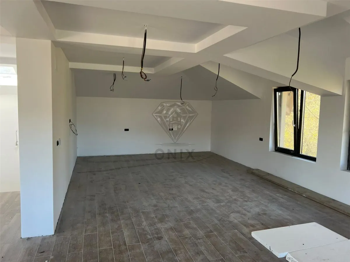 Casa Rural Nueva en Venta en Slanic Prahova – 400 m², Centro, Lista para Invertir - foto 14