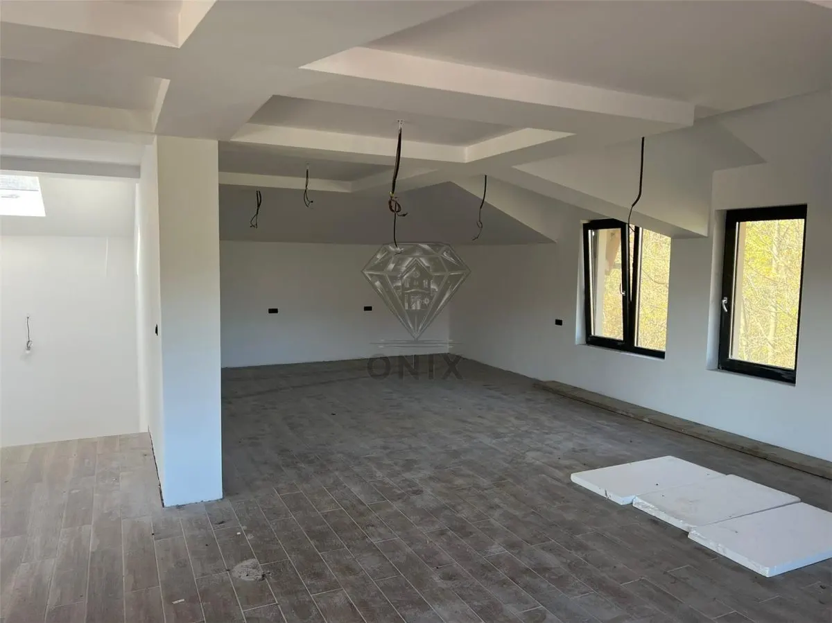Casa Rural Nueva en Venta en Slanic Prahova – 400 m², Centro, Lista para Invertir - foto 15
