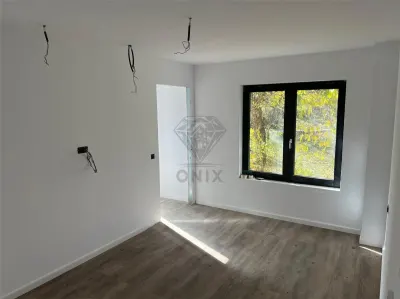 Casa Rural Nueva en Venta en Slanic Prahova – 400 m², Centro, Lista para Invertir - foto 16