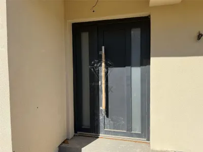 Casa Rural Nueva en Venta en Slanic Prahova – 400 m², Centro, Lista para Invertir - foto 6