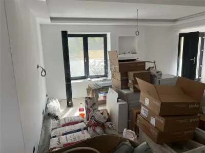 Casa Rural Nueva en Venta en Slanic Prahova – 400 m², Centro, Lista para Invertir - foto 9