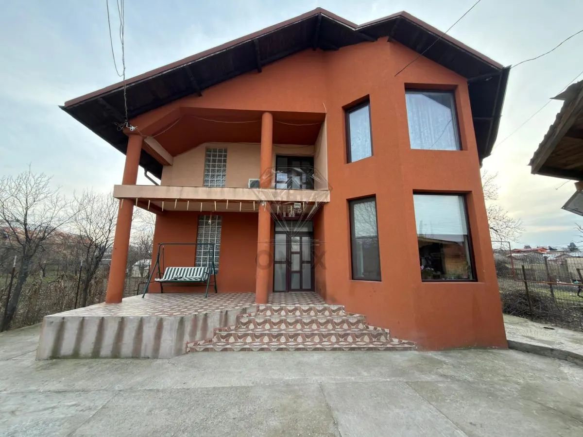 House / villa for sale 210.40 sqm in Strejnicu - foto 1