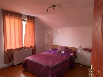 House / villa for sale 210.40 sqm in Strejnicu - foto 5