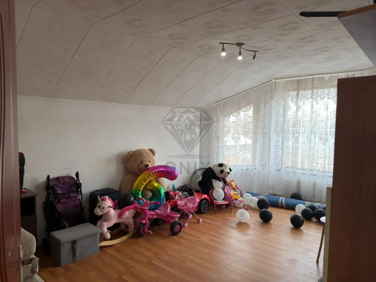 House / villa for sale 210.40 sqm in Strejnicu - foto 7