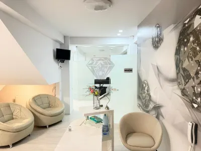 超现代商业空间，普洛耶什蒂 - foto 7