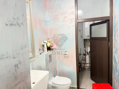 超现代商业空间，普洛耶什蒂 - foto 9