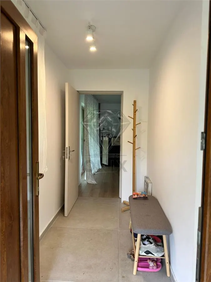 Maison Rénovée P+M 2025, 111 m², 3.029 m² Terrain, Drajna de Sus - foto 2