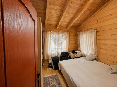 Casa de Madera Maciza | 3 Dormitorios | Parcela 5.000 m² - Berceni Prahova - foto 5