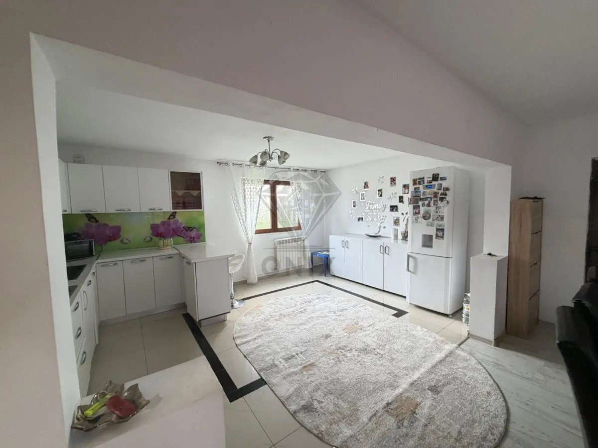 House / villa for sale 250 sqm in Strejnicu - foto 11