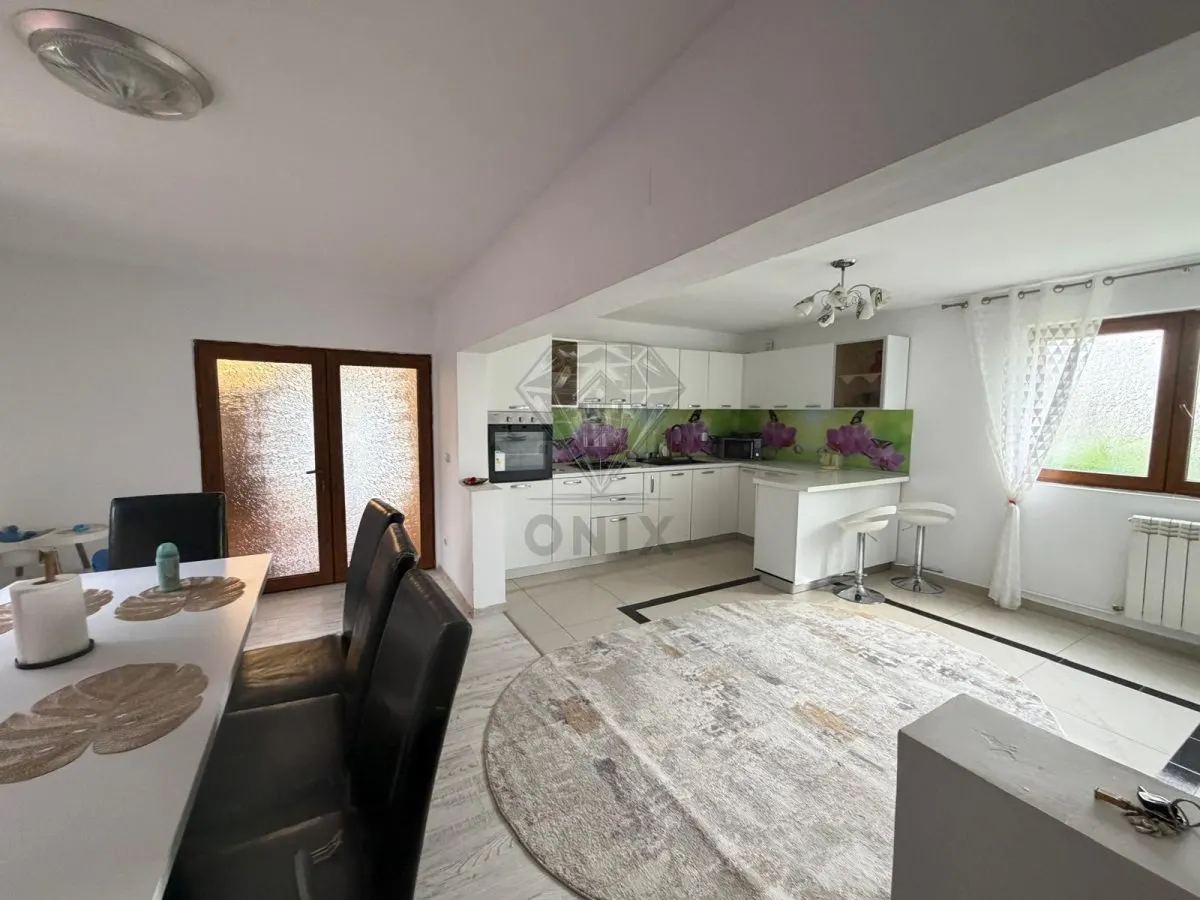 House / villa for sale 250 sqm in Strejnicu - foto 12