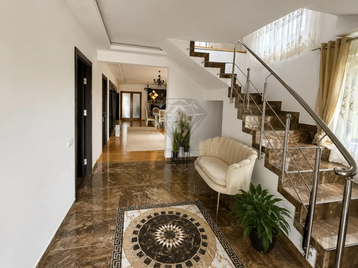 House / villa for sale 250 sqm in Strejnicu - foto 7