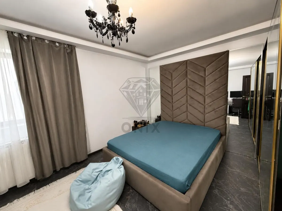 House / villa for sale 250 sqm in Strejnicu - foto 8