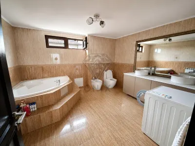 House / villa for sale 250 sqm in Strejnicu - foto 10