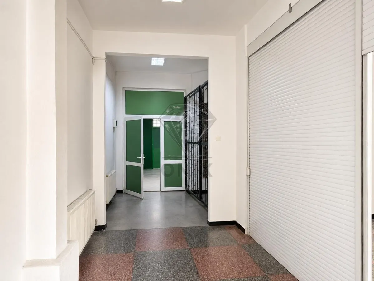 Local Commercial Plopeni Centre 116 m² – Excellent Devanture - foto 2