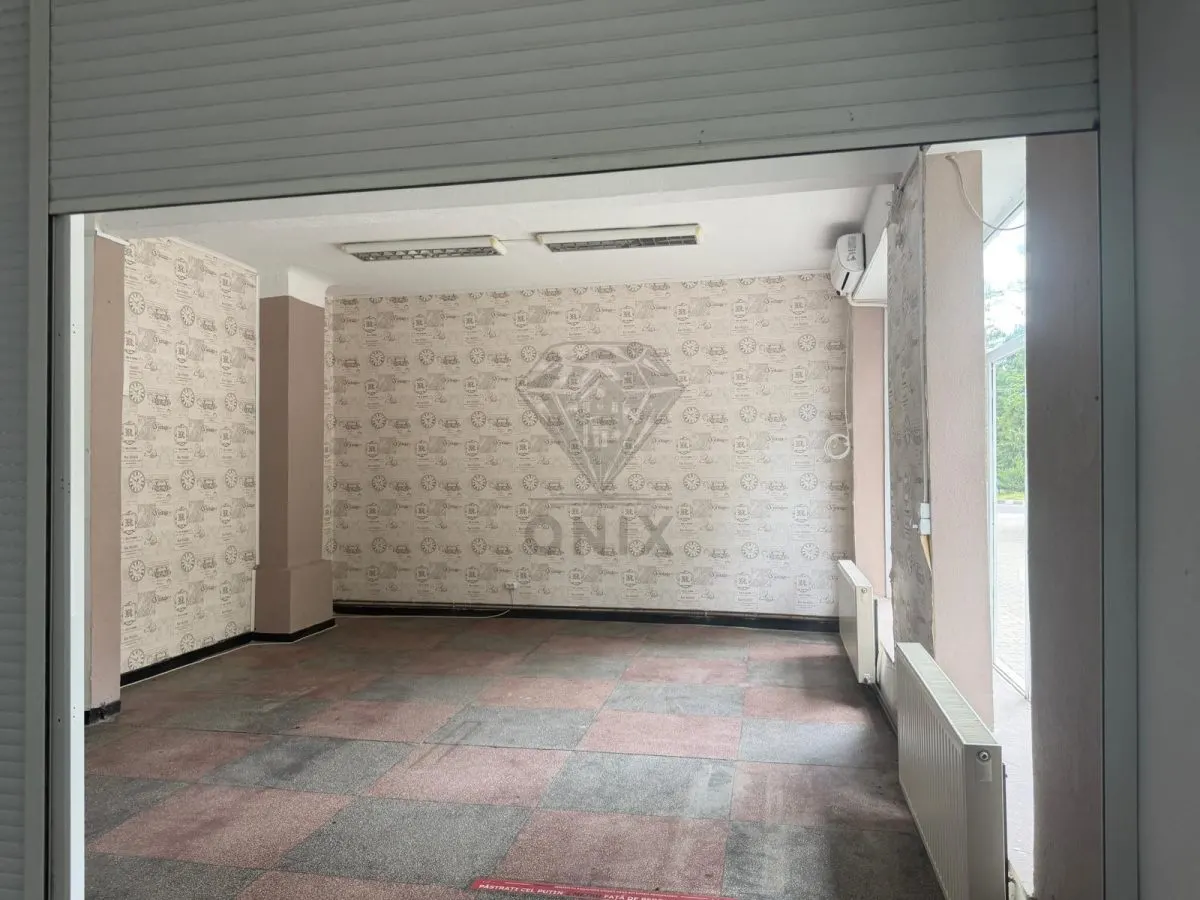 Local Commercial Plopeni Centre 116 m² – Excellent Devanture - foto 3