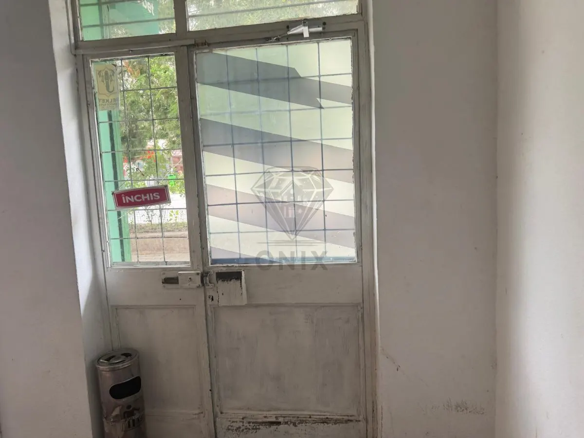 Local Commercial Plopeni Centre 116 m² – Excellent Devanture - foto 4