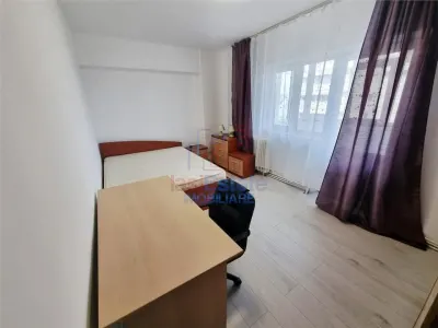 Apartamento de 3 Dormitorios con Distribución Desaparcada – Zona Facultad de Medicina - foto 5