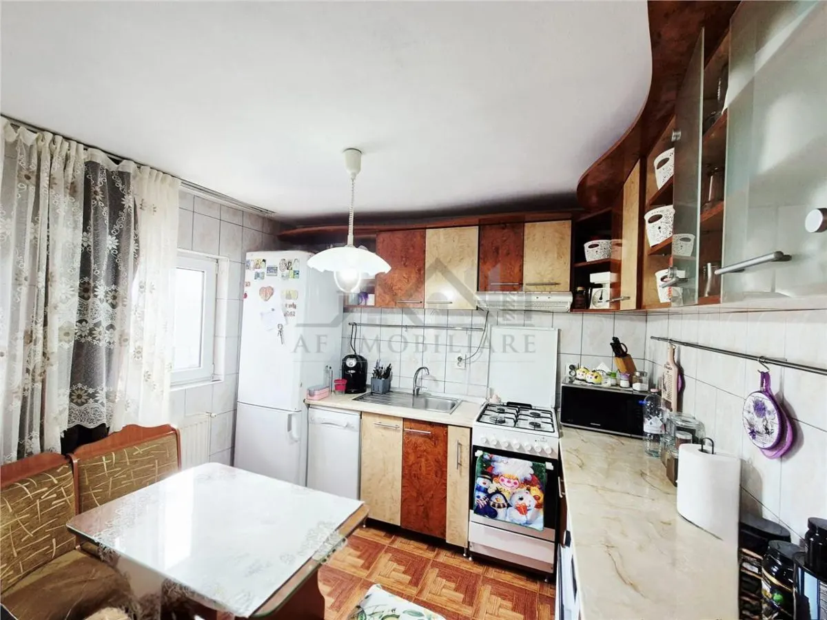 House for Sale in Goruni-Tomesti with Garage and Storage - foto 4