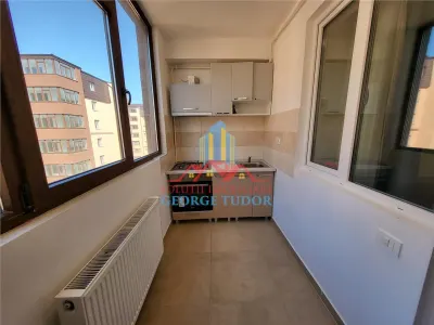 Apartamento de 2 Dormitorios en Alquiler, Militari Residence - foto 5